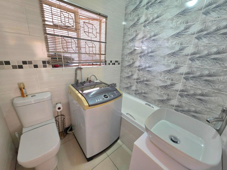 2 Bedroom Property for Sale in Bohlokong Free State